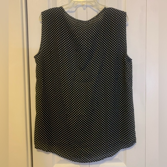 Jon & Anna Sleeveless Black & White Blouse with Gold Detail Size 2X NWT - Picture 3 of 3